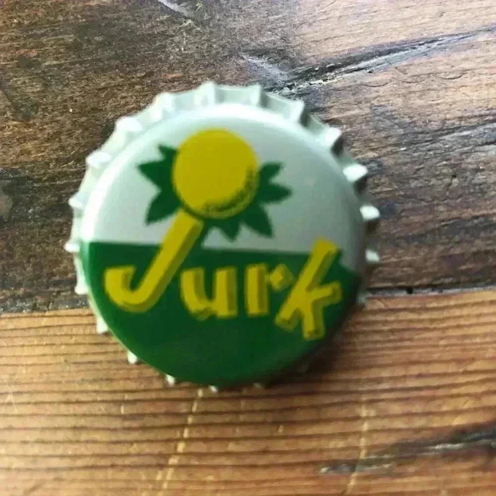 3 Vintage Bottlecap Pins Nifty, Jurk, Grapette - Picture 7 of 9